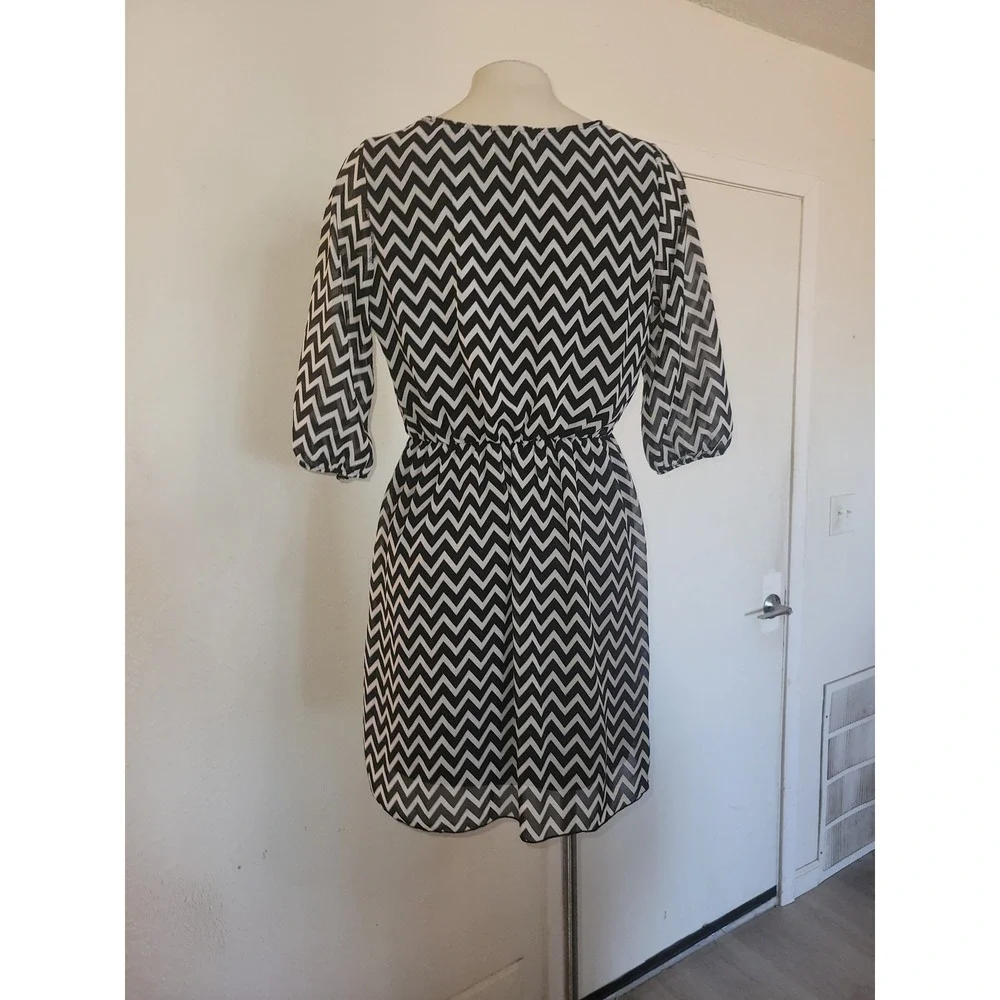 Espresso‎ Womens Chevron Print Dress Black White 3/4 Sleeve Elastic Waist M